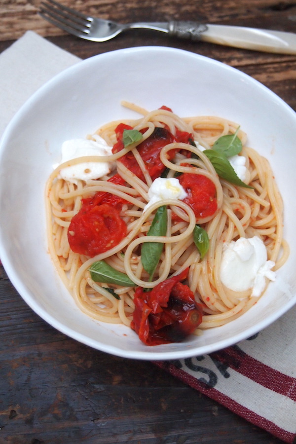 Spaghetti aux tomates rôties et burrata ou mon nouveau classique