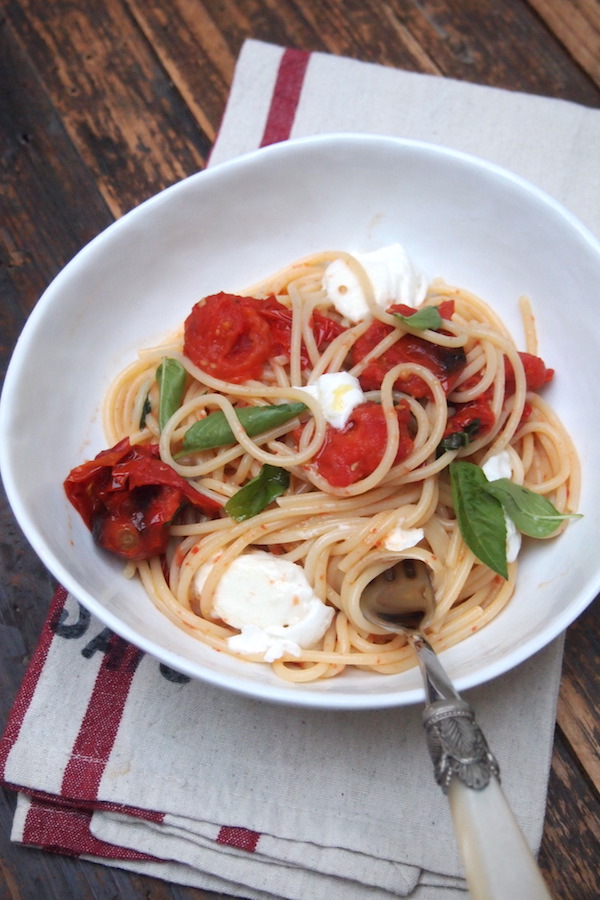 Spaghetti aux tomates rôties et burrata ou mon nouveau classique